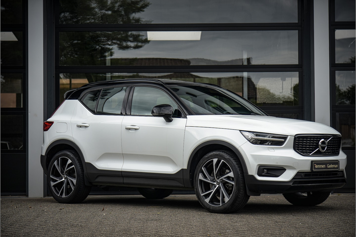 Volvo XC40 - 1.5 T5 Twin Engine R-Design 1.5 T5 Twin Engine R-Design - AutoWereld.nl