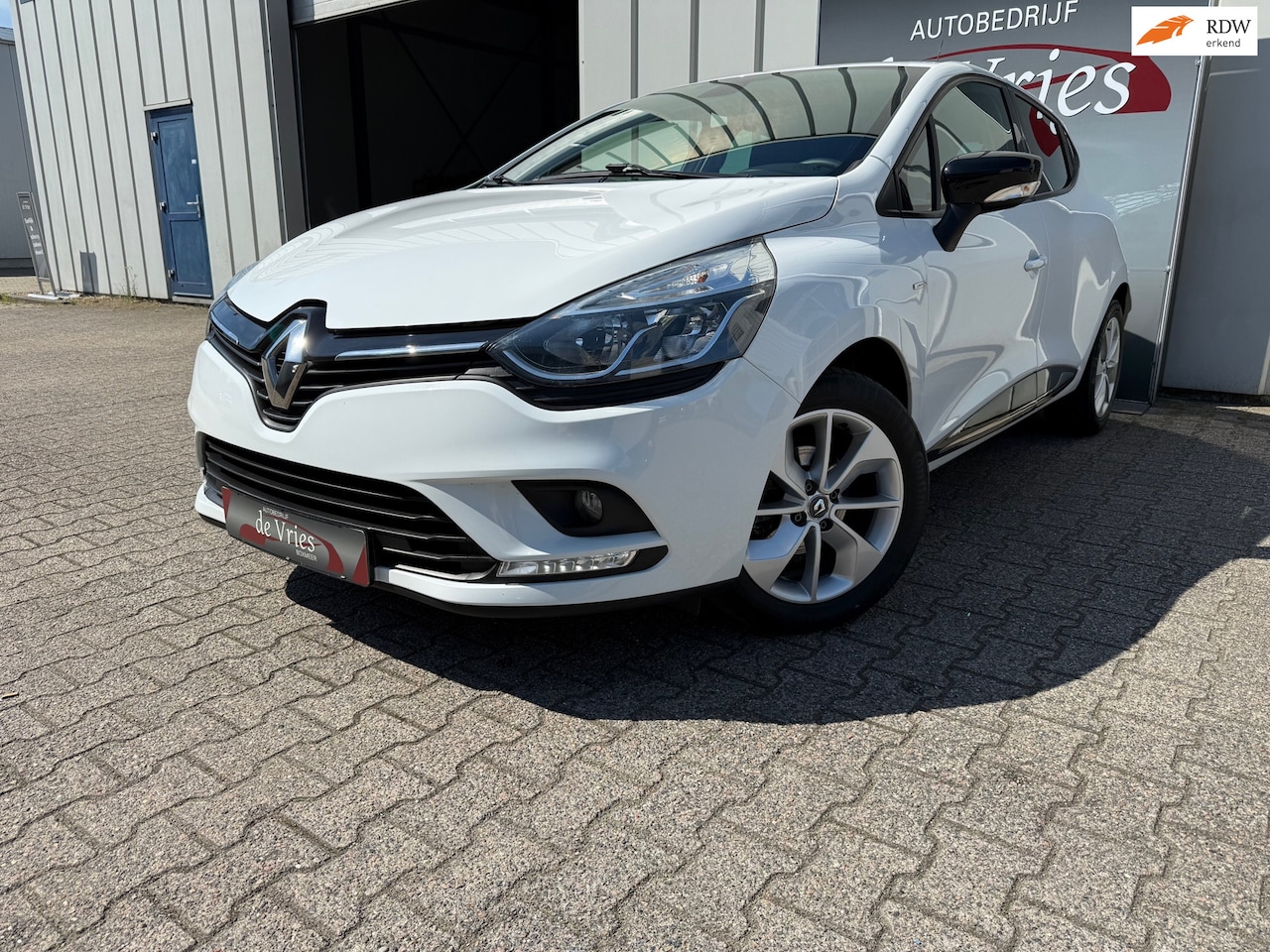 Renault Clio - 0.9 TCe Limited / Airco / Navi / Cruise control / Bluetooth / - AutoWereld.nl