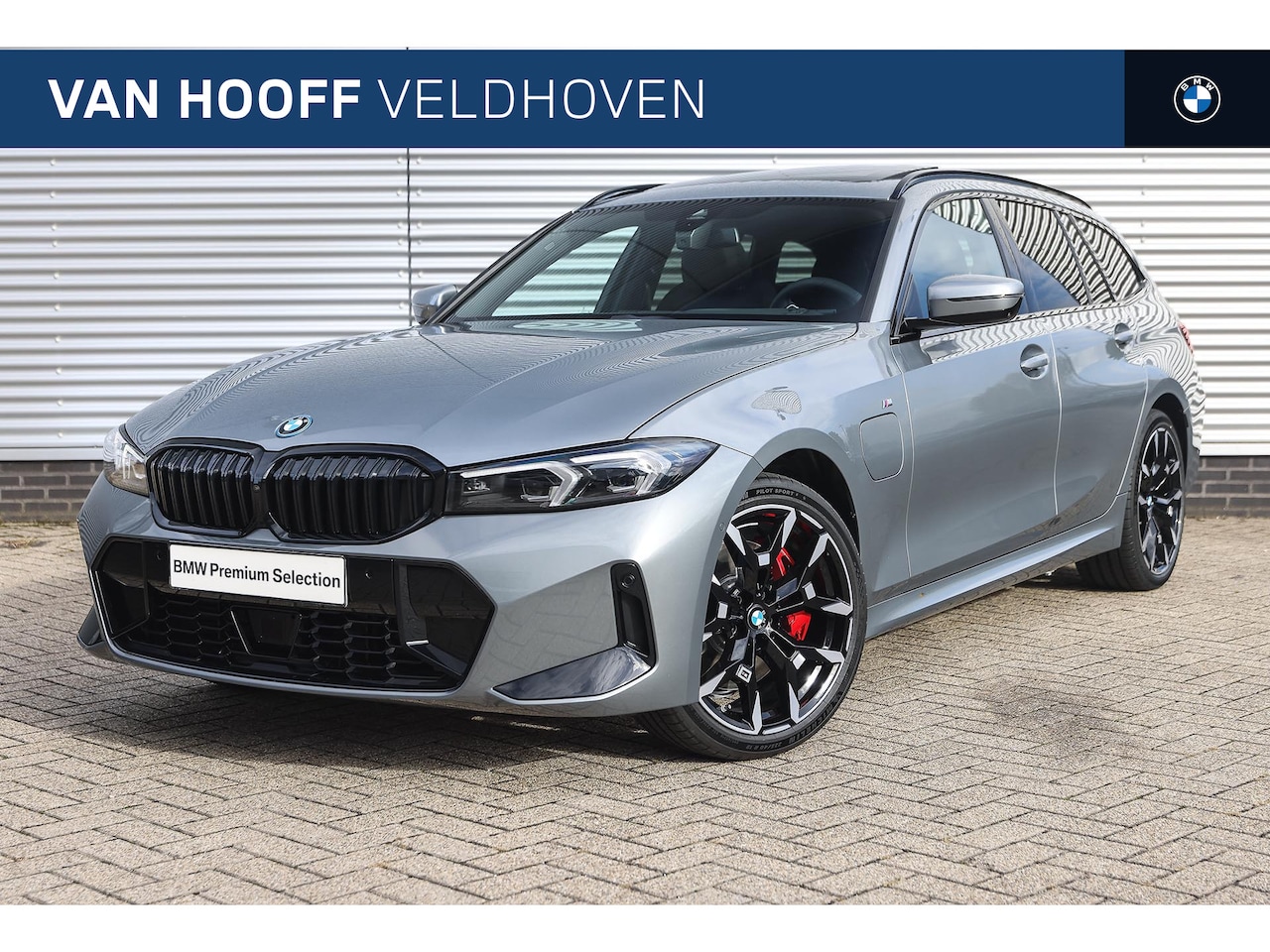 BMW 3-serie Touring - 330e xDrive M Sport Automaat / Panoramadak / Active Cruise Control / Adaptieve LED / Parki - AutoWereld.nl