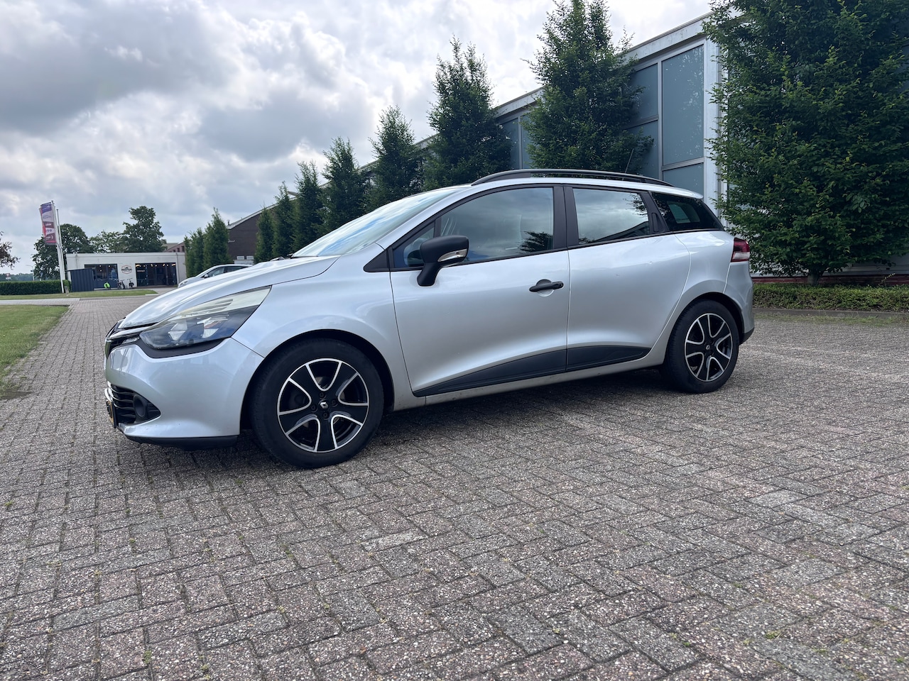 Renault Clio Estate - 0.9 TCe Authentique - AutoWereld.nl