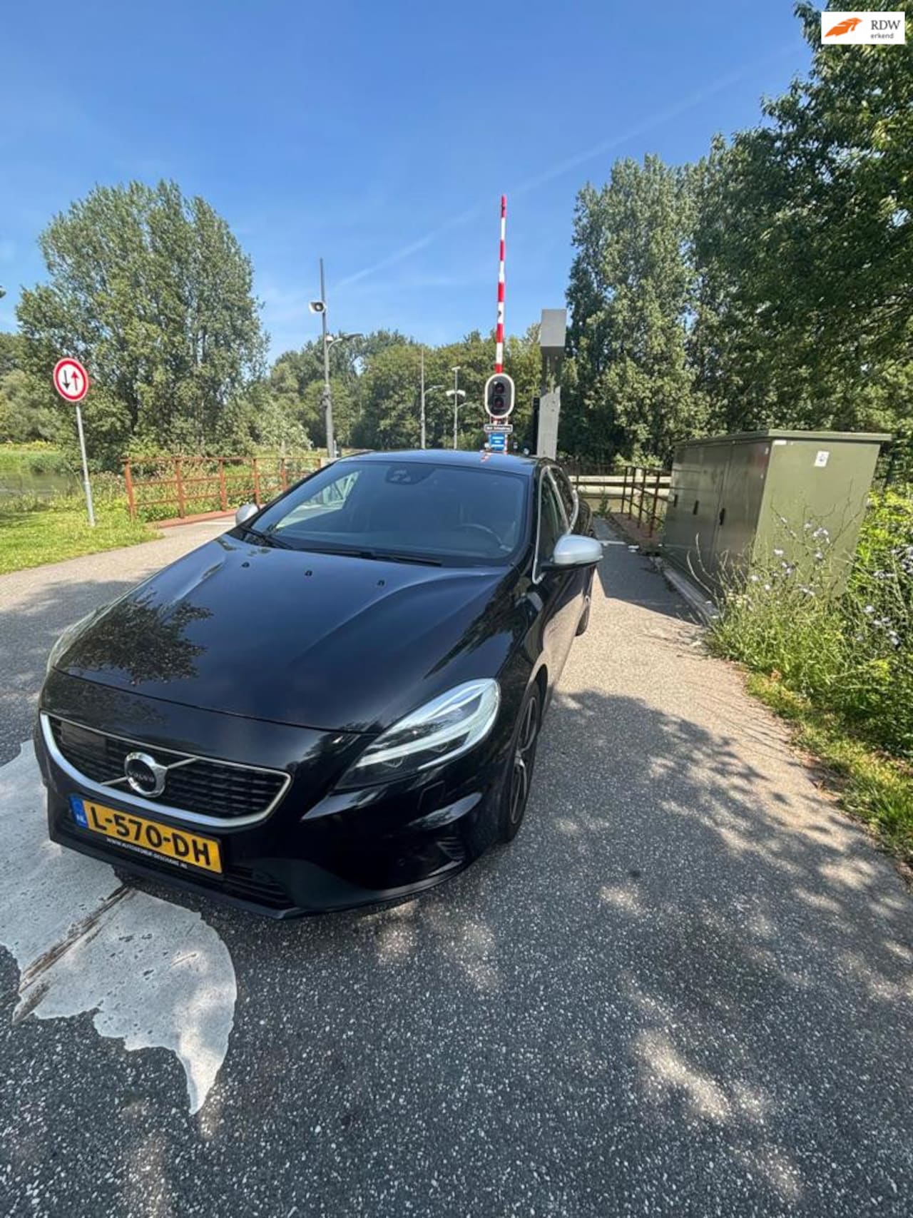 Volvo V40 - 2.0 D4 Inscription Zuinig & Krachtig - AutoWereld.nl