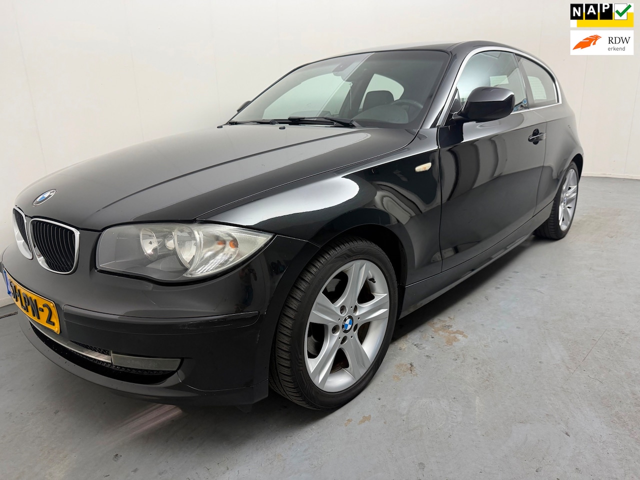 BMW 1-serie - 118i Business Line # Airco # Lmv # Nap - AutoWereld.nl