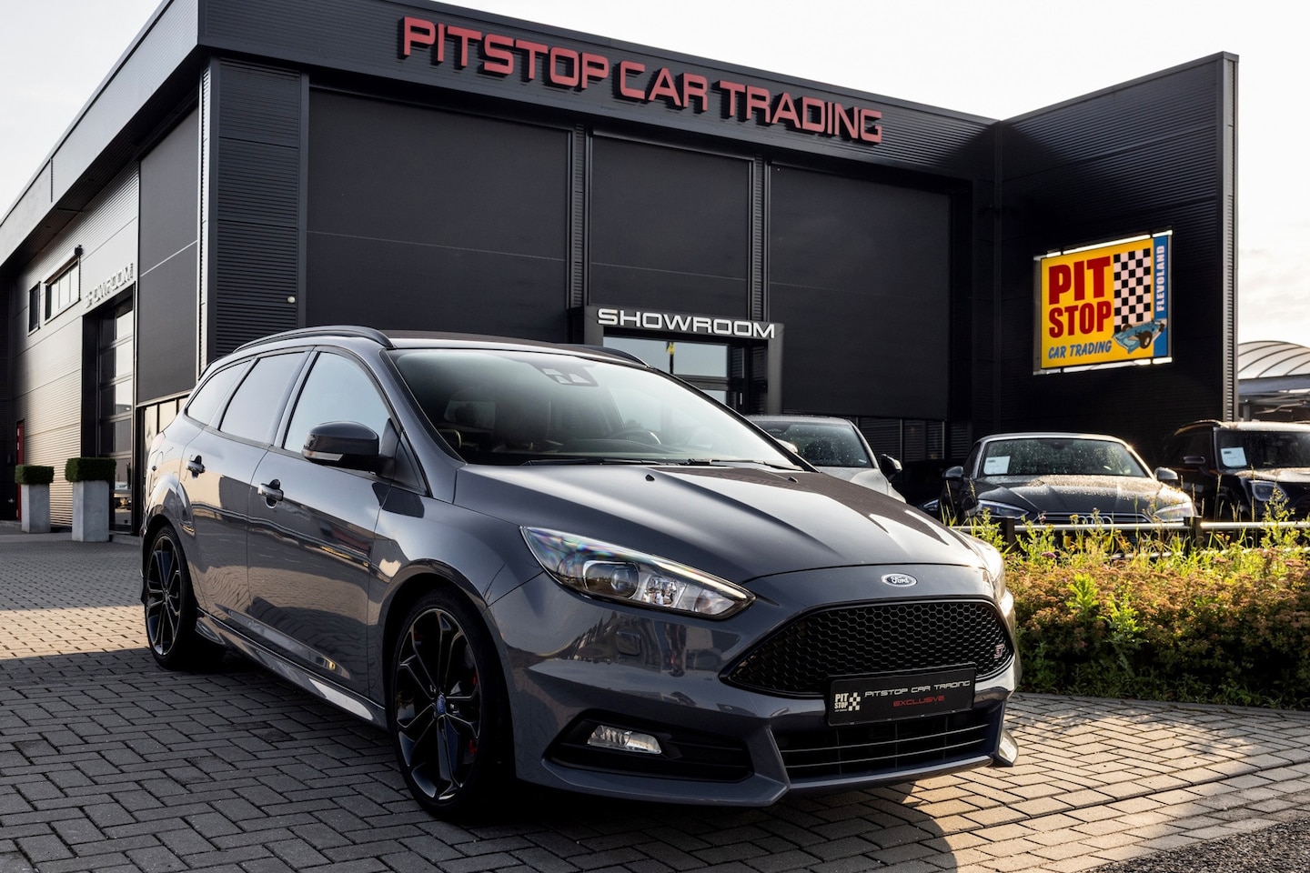 Ford Focus Wagon - 2.0 ST-3 2.0 ST-3, 250 PK, Volleder, Xenon, *Slate Grey*, Goed onderhouden! - AutoWereld.nl