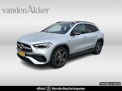 Mercedes-Benz GLA-Klasse - 250e AMG // Trekhaak // Panorama dak // Memory // Sfeerverlichting // Multi Beam LED // Ca