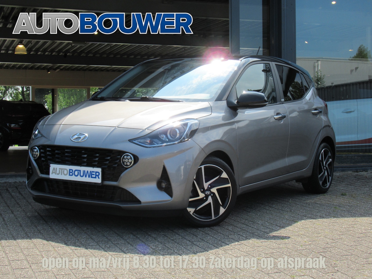 Hyundai i10 - 1.2 83 PK Premium Automaat 2e eigen | stoel+stuur verw | navi | cruise | 16 "inch | keyles - AutoWereld.nl