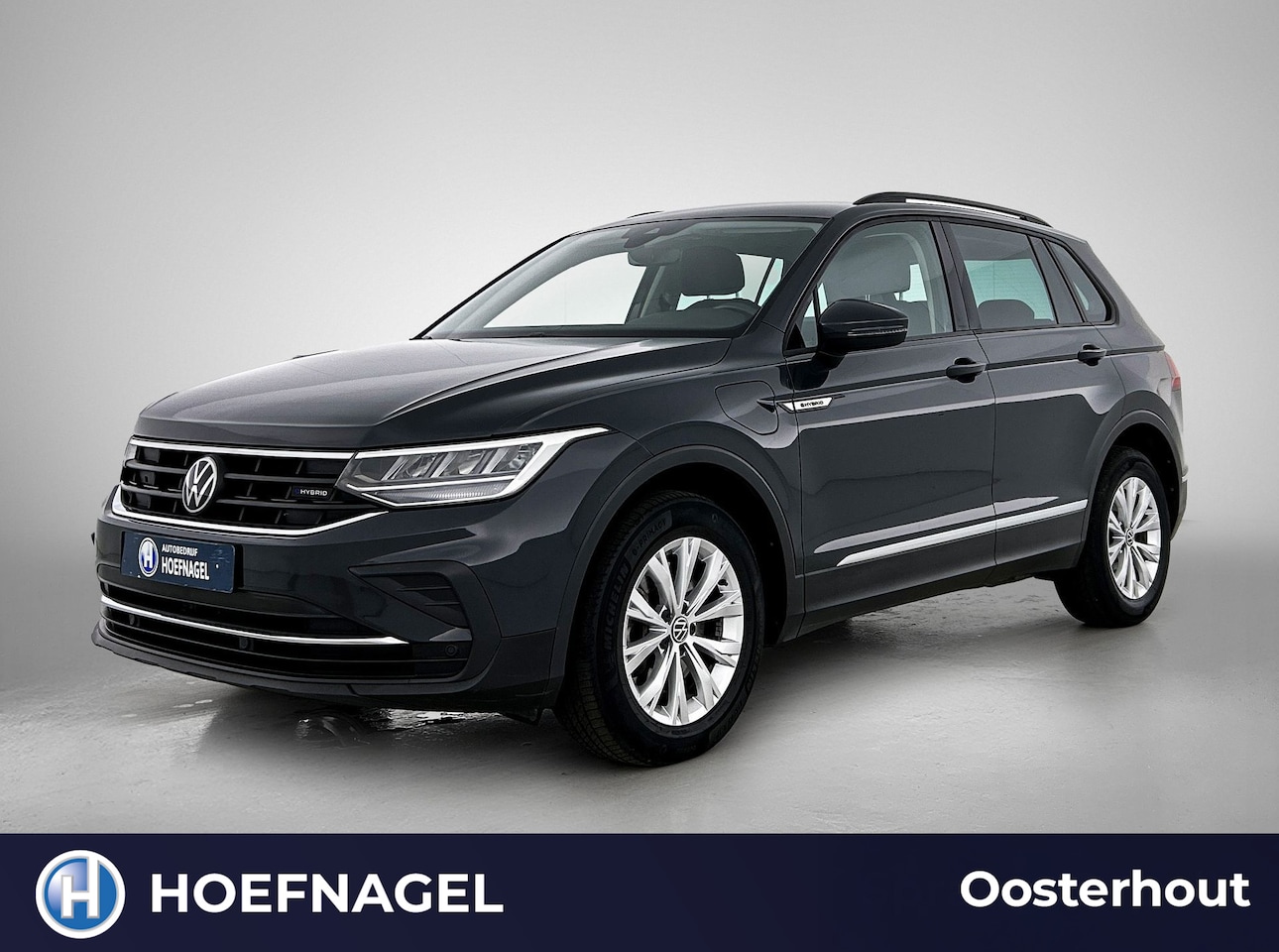 Volkswagen Tiguan - 1.4 TSI eHybrid Business+ | Automaat | Adaptive Cruise | CarPlay | Parkeersensoren | Trekh - AutoWereld.nl