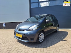 Toyota Aygo - | 1.0 VVT-i Now | Airco | 2e eigenaar NAP | Lage kilometerstand |