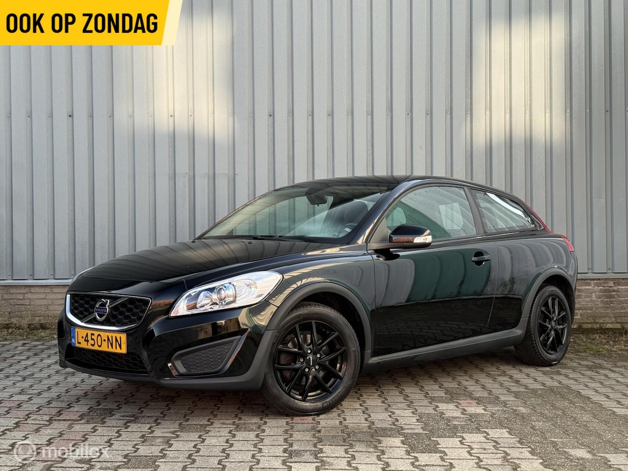 Volvo C30 - 2.0 Momentum | Climate Control | PDC | BT - AutoWereld.nl