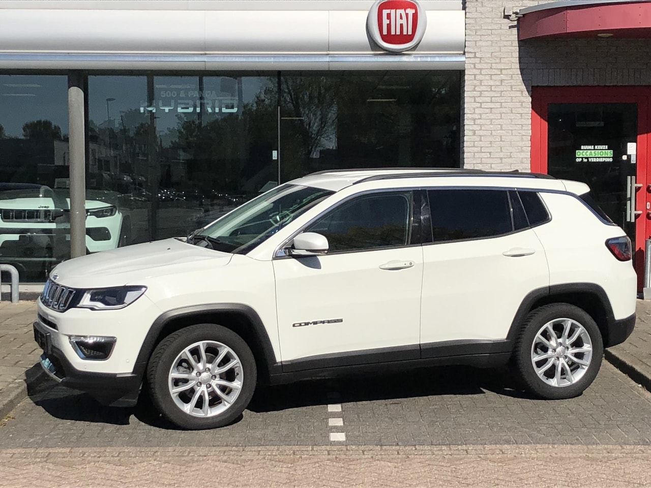 Jeep Compass - 1.3T Limited AUTOMAAT|NAVI|CLIMATE|APPLE/ANDROID|CAMERA|PDC|18" - AutoWereld.nl