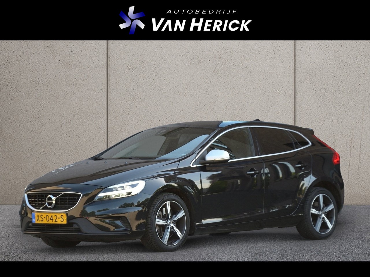 Volvo V40 - 1.5 T3 Polar+ Sport | Panoramadak | LED | Compleet - AutoWereld.nl
