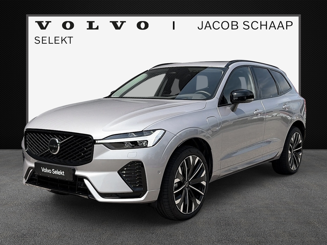 Volvo XC60 - T6 Plug-in hybrid AWD Plus Dark / Panoramadak / 360 camera / Head up display / Trekhaak / - AutoWereld.nl
