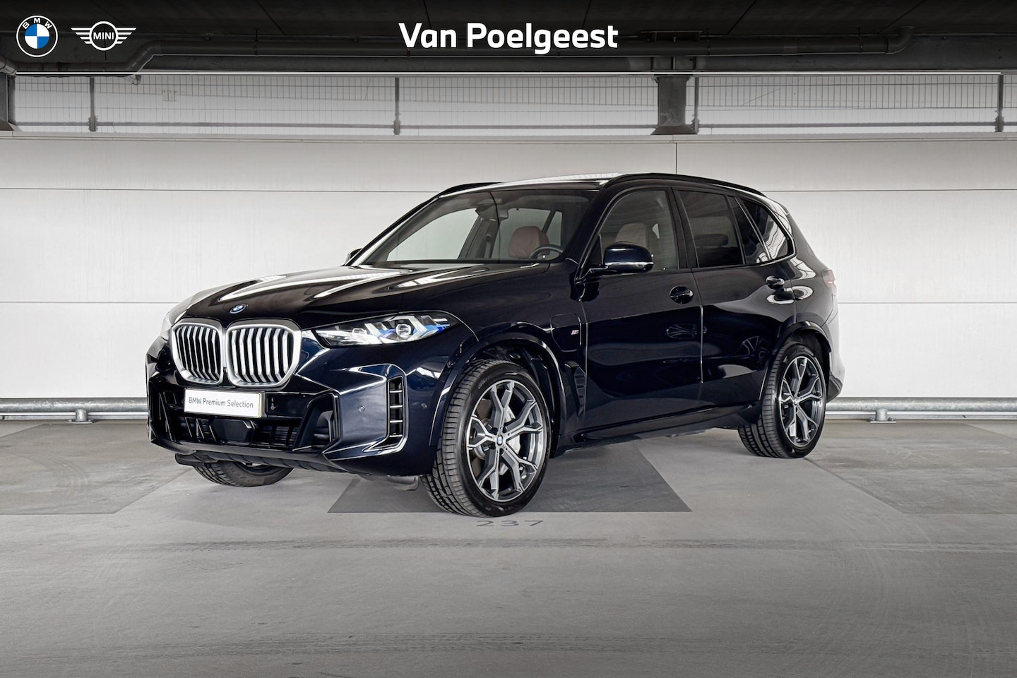 BMW X5 - xDrive50e M Sport | Panoramadak | Trekhaak | Selections 500 - AutoWereld.nl