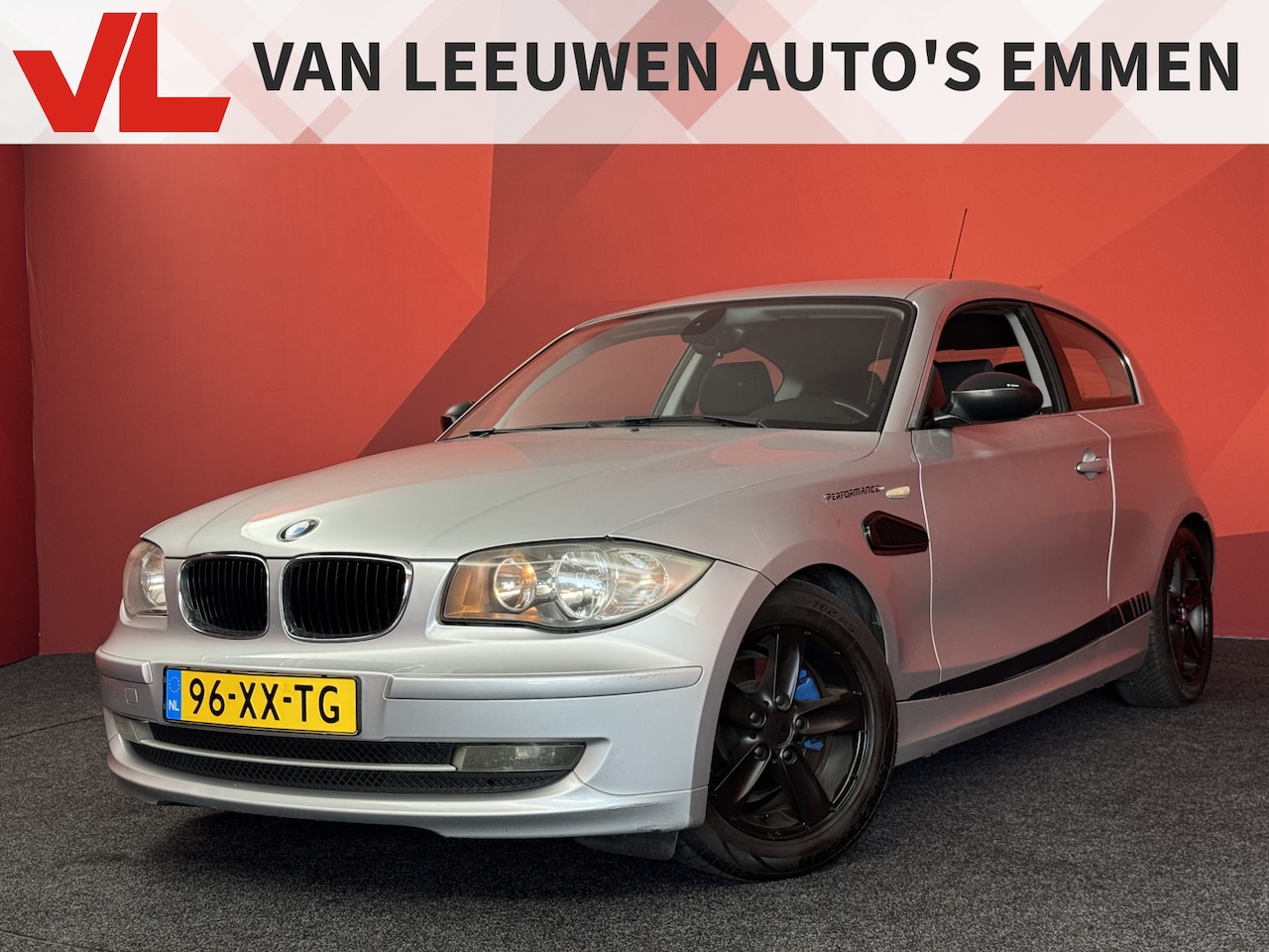 BMW 1-serie - 118i Business Line  | Climate Control | Radio CD | APK 25-04-2027 - AutoWereld.nl