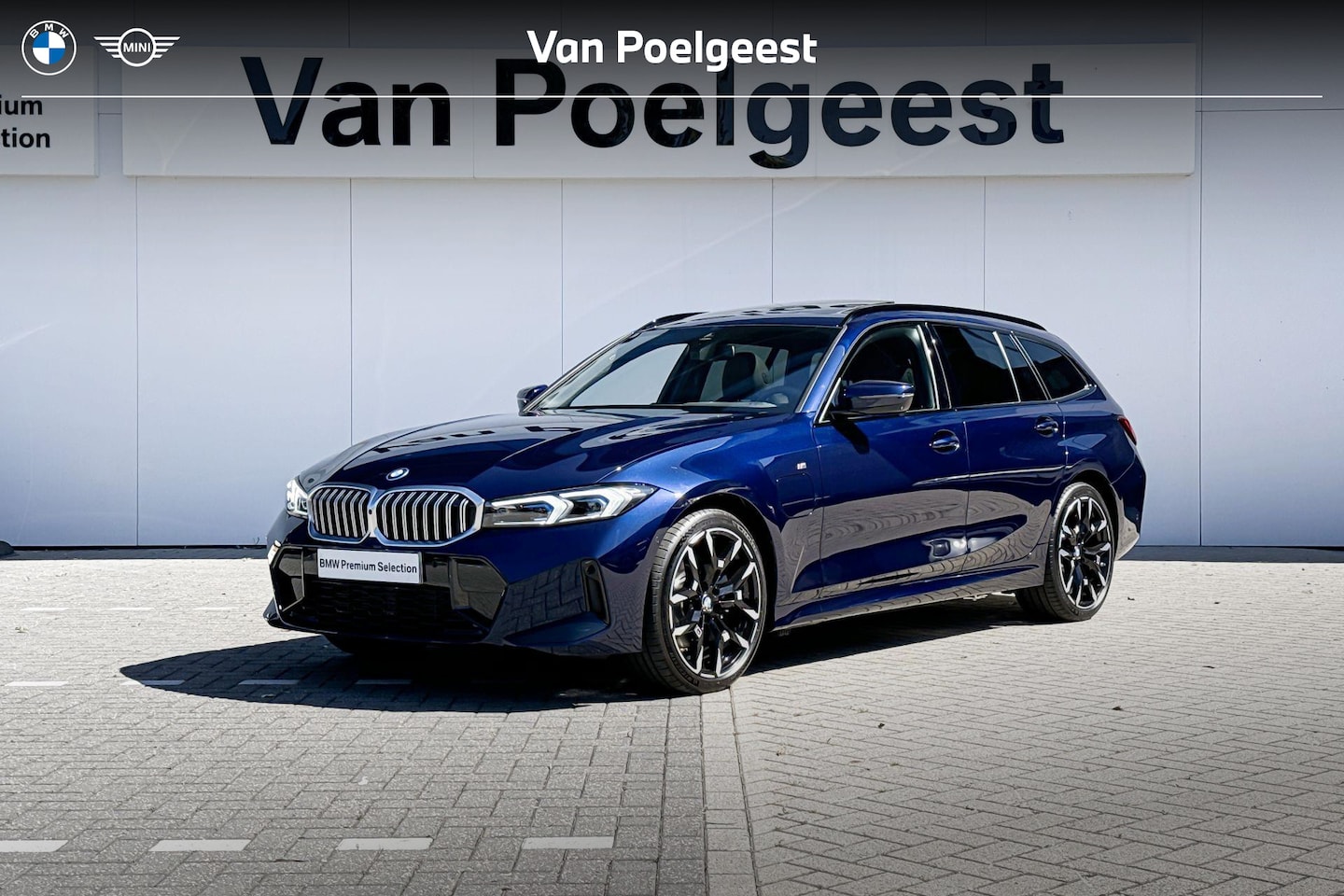 BMW 3-serie Touring - 330e | M Sport | Innovation Pack | Comfort Pack | Selections 500 - AutoWereld.nl