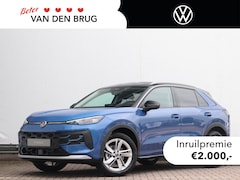 Volkswagen T-Roc - Style First Edition 1.5 eTSI 85 kW / 116 PK SUV 7 | Trekhaak | Zwart dak | Navigatie | Cam