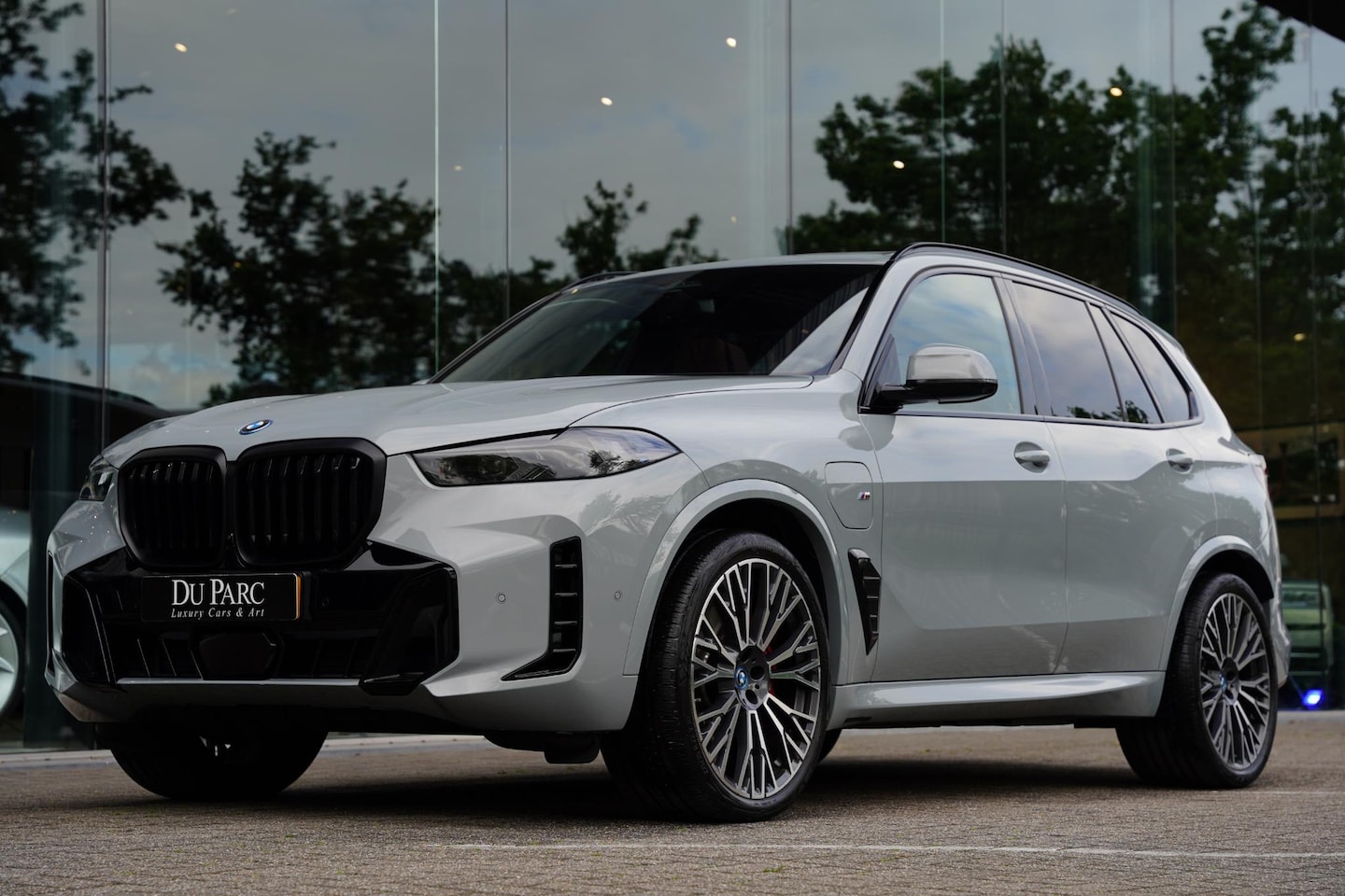 BMW X5 - X-Drive 50 E / Individual / Panoramadak / M-Pakket / Harman Kardon - AutoWereld.nl