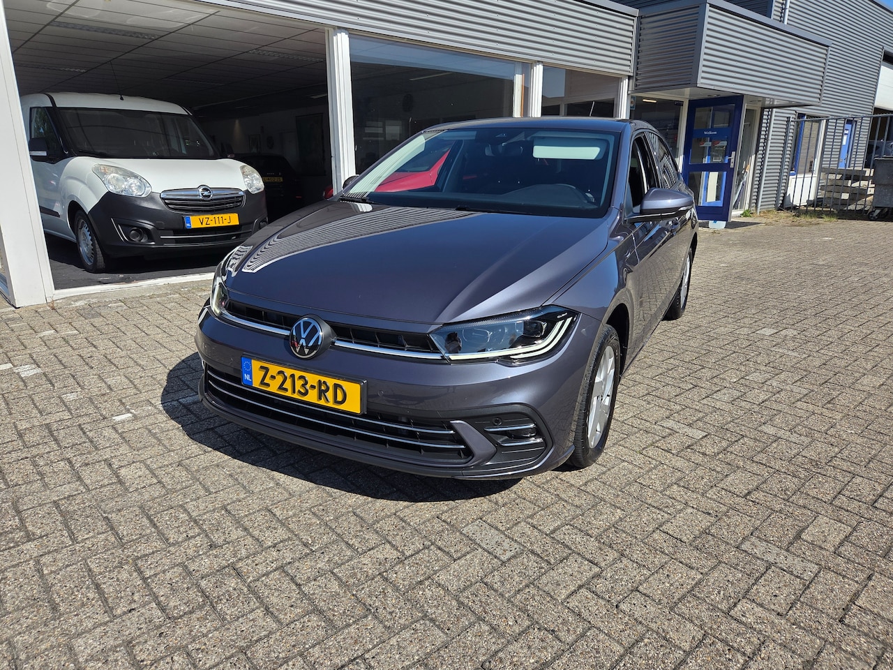 Volkswagen Polo - 1.0 TSI R-Line 1.0 TSI R-Line, rijklaar - AutoWereld.nl