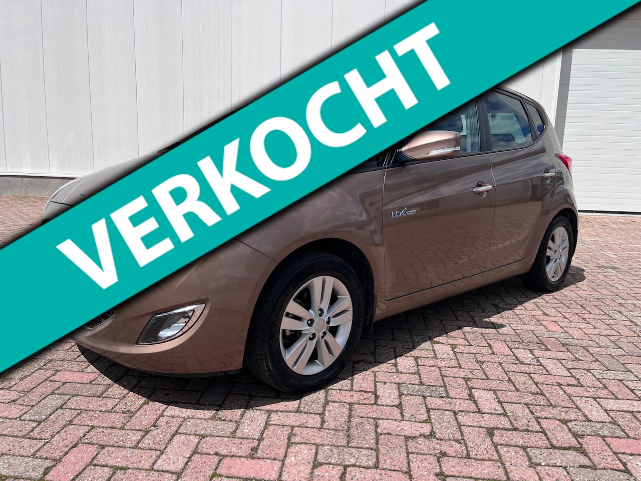 Hyundai ix20 - 1.4i i-Catcher *panoramadak* leder* navi* camera* trekhaak* 2014 - AutoWereld.nl