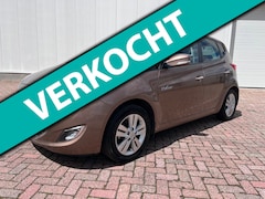 Hyundai ix20 - 1.4i i-Catcher *panoramadak* leder* navi* camera* trekhaak* 2014