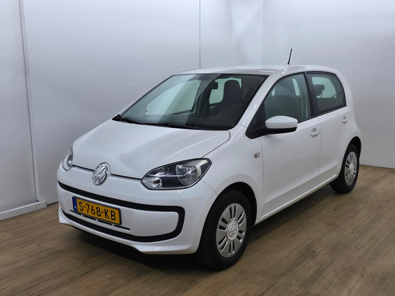 Volkswagen Up! - Occasion 1.0 move up! BlueMotion zeer zuinig | Tweedehands Volkswagen Up in wit met airco - AutoWereld.nl