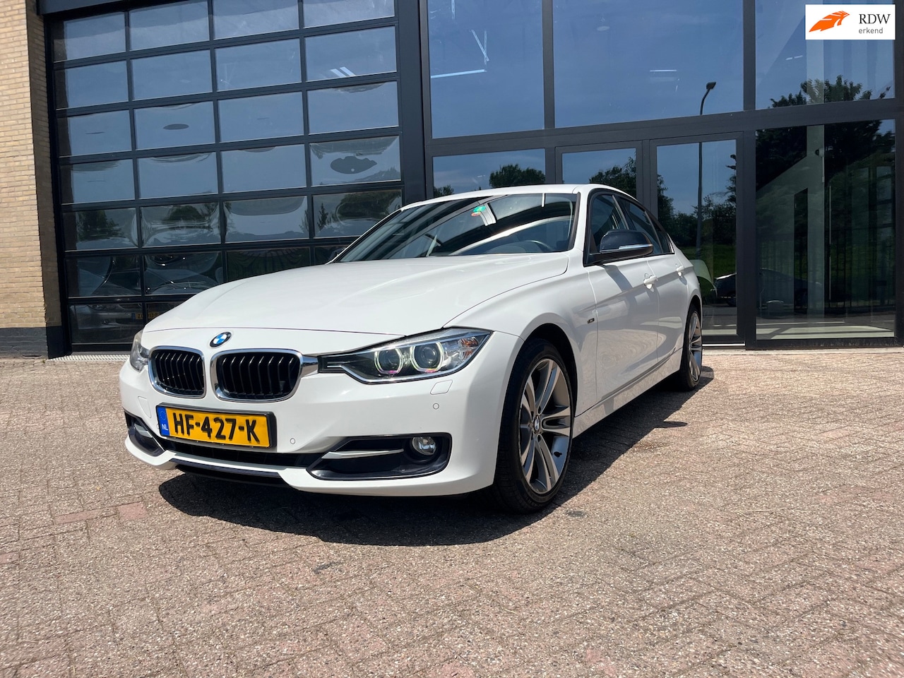 BMW 3-serie - High Executive Sport. Leer, Led, 184 pk - AutoWereld.nl