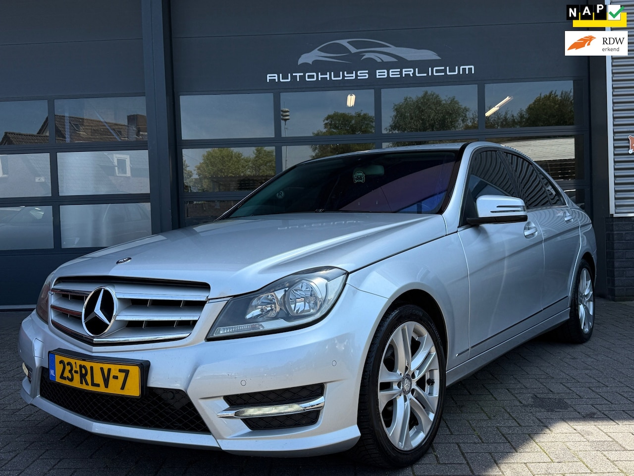 Mercedes-Benz C-klasse - 180 Business Class Avantgarde Facelift Stoelverwarming Trekhaak - AutoWereld.nl
