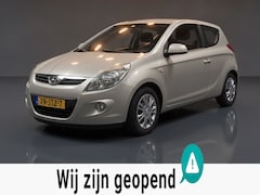 Hyundai i20 - 1.4i DynamicVersion-airco-elek ramen-1 jaar apk