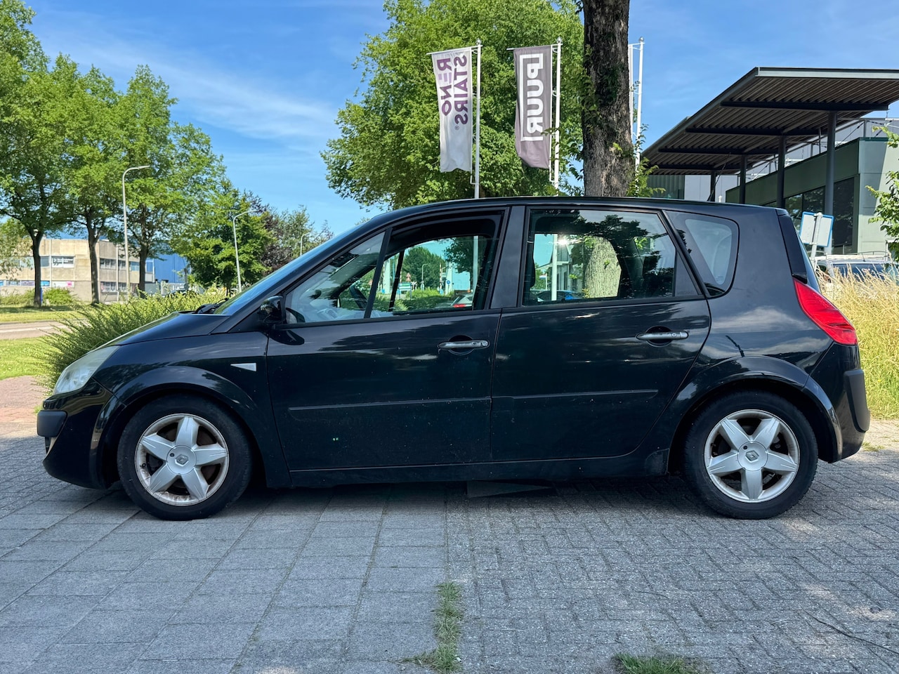 Renault Scénic - 2.0-16V Business Line EXPORT - AutoWereld.nl