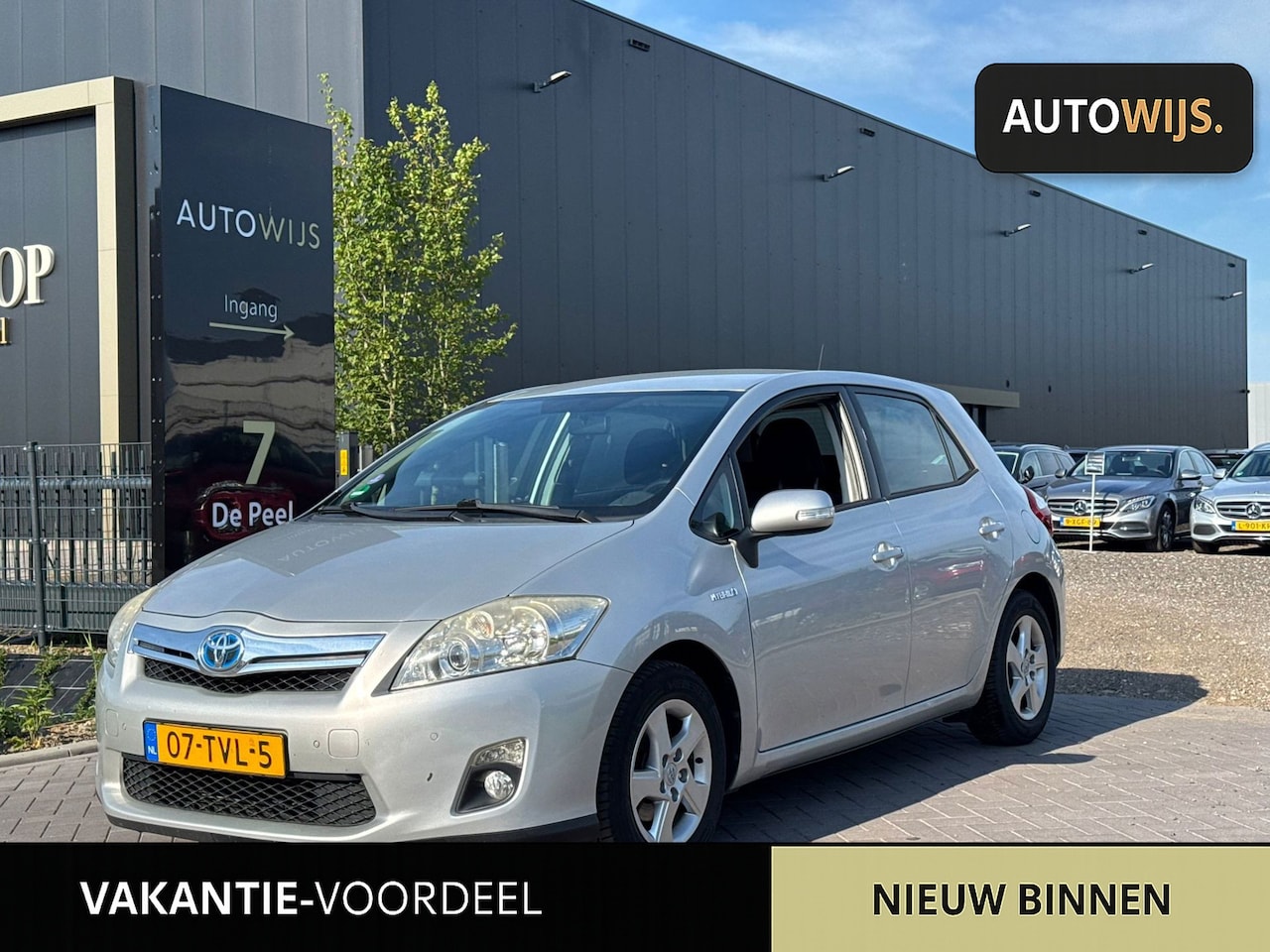 Toyota Auris - 1.8 Full Hybrid Business|CAMERA|NL AUTO|XENON|GOED ONDERHOUDEN - AutoWereld.nl