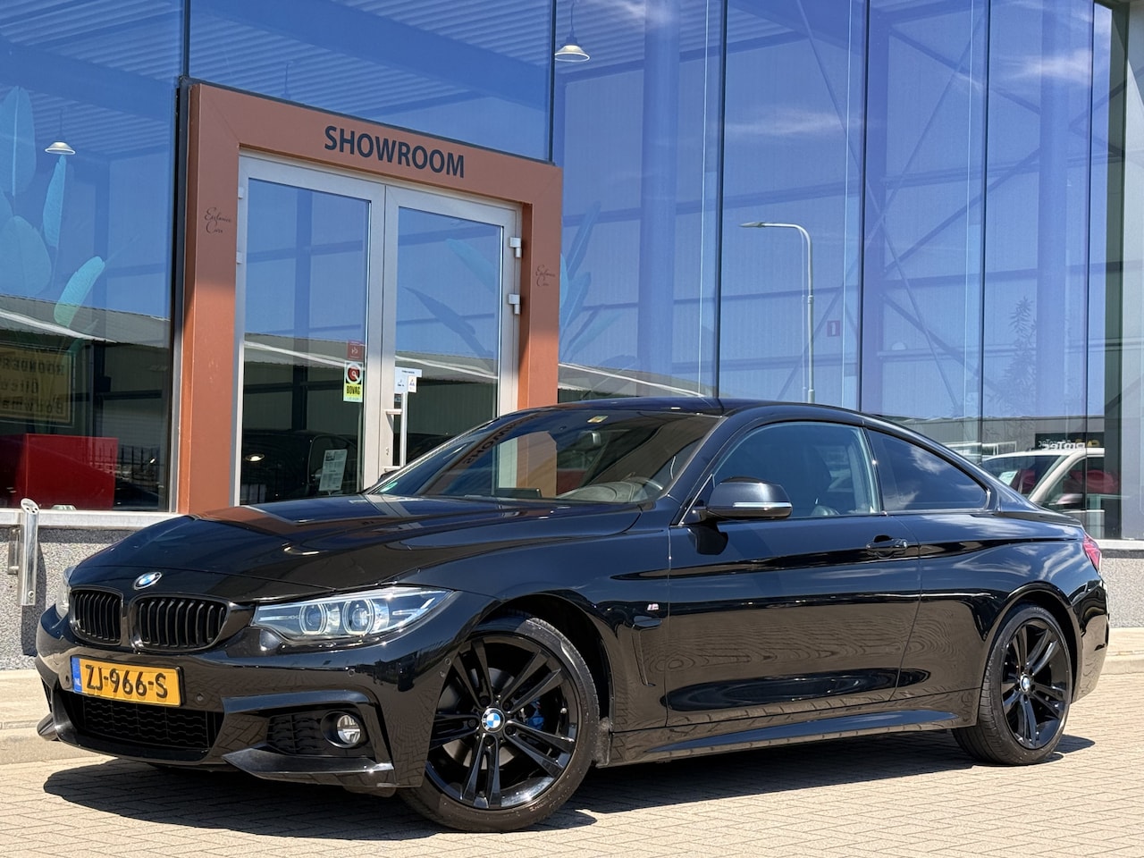 BMW 4-serie Coupé - 420i M-Sport Shadow Line | Cruise | Leder | Achteruitrijcamera | Led | Navi - AutoWereld.nl