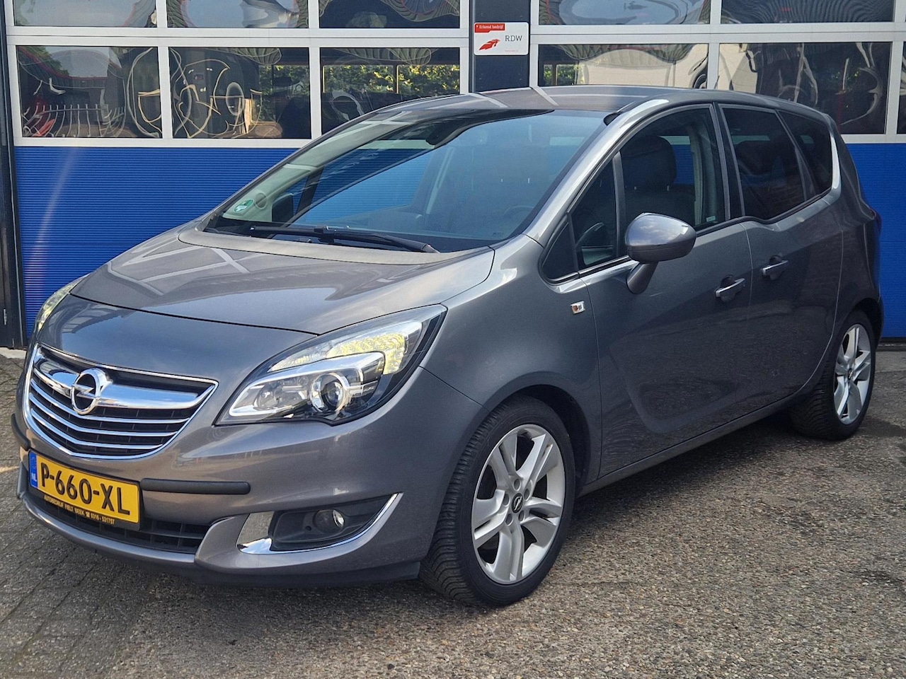 Opel Meriva - 1.4 Turbo Cosmo / Trekhaak / ECC / Camera / Stoel en stuurverwarming / Cruise control / 17 - AutoWereld.nl