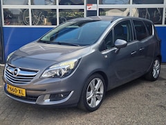 Opel Meriva - 1.4 Turbo Cosmo / Trekhaak / ECC / Camera / Stoel en stuurverwarming / Cruise control / 17