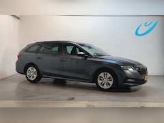Skoda Octavia Combi - 1.5 e-TSI 150pk DSG Sport Business Sfeerverlichting Navigatie DAB+ Trekhaak