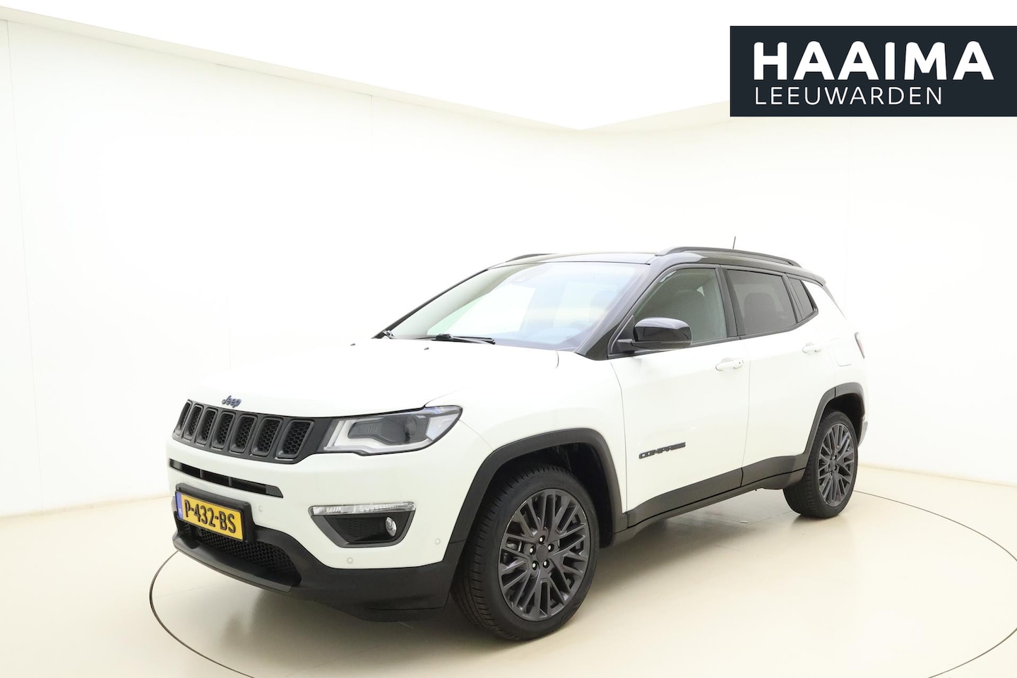 Jeep Compass - 4xe 240 Plug-in Hybrid Electric S | Navigatie | Lederen bekleding | Panoramisch schuifdak - AutoWereld.nl