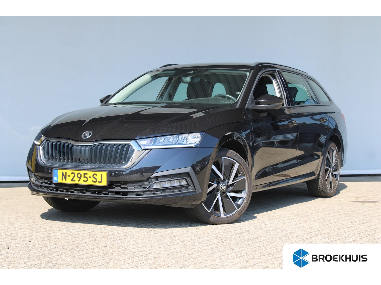 Skoda Octavia Combi - 1.4 TSI iV PHEV Business Edition | SOH 97% | Navigatie | Apple carplay & Android auto | Ke - AutoWereld.nl