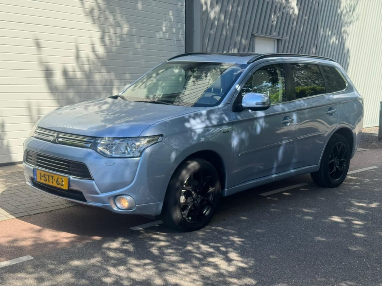 Mitsubishi Outlander - 2.0 PHEV instyle 2.0 PHEV Instyle - AutoWereld.nl