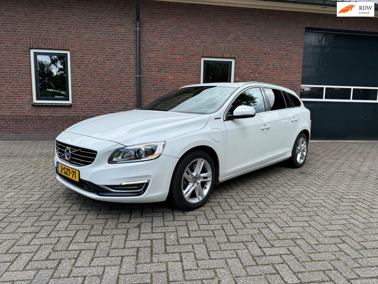 Volvo V60 - 2.4 D6 AWD Plug-In Hybrid Summum 2.4 D6 AWD Plug-In Hybrid Summum - AutoWereld.nl