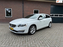 Volvo V60 - 2.4 D6 AWD Plug-In Hybrid Summum