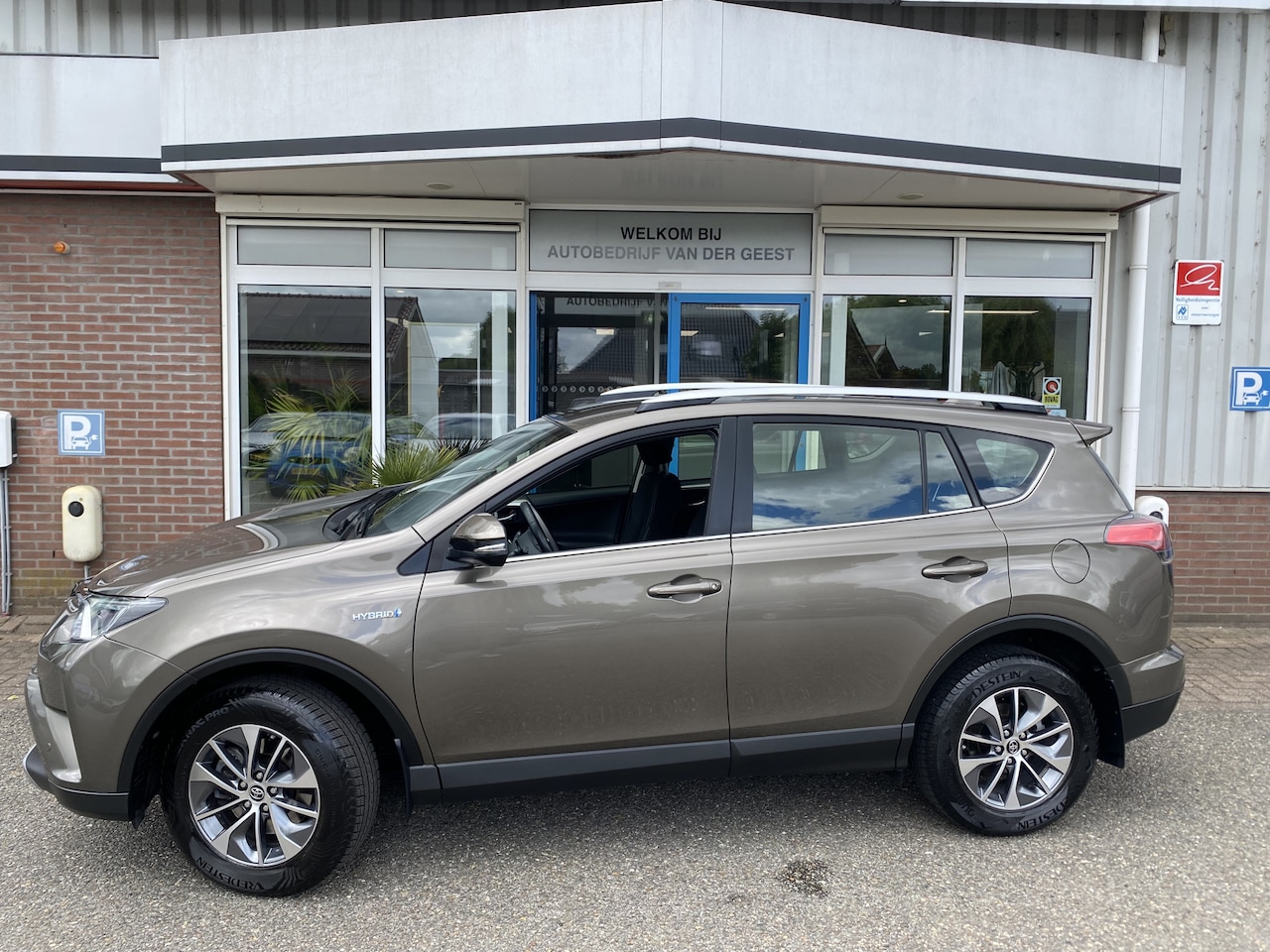 Toyota RAV4 - 2.5 Hybrid Energy Trekhaak Elek Klep - AutoWereld.nl