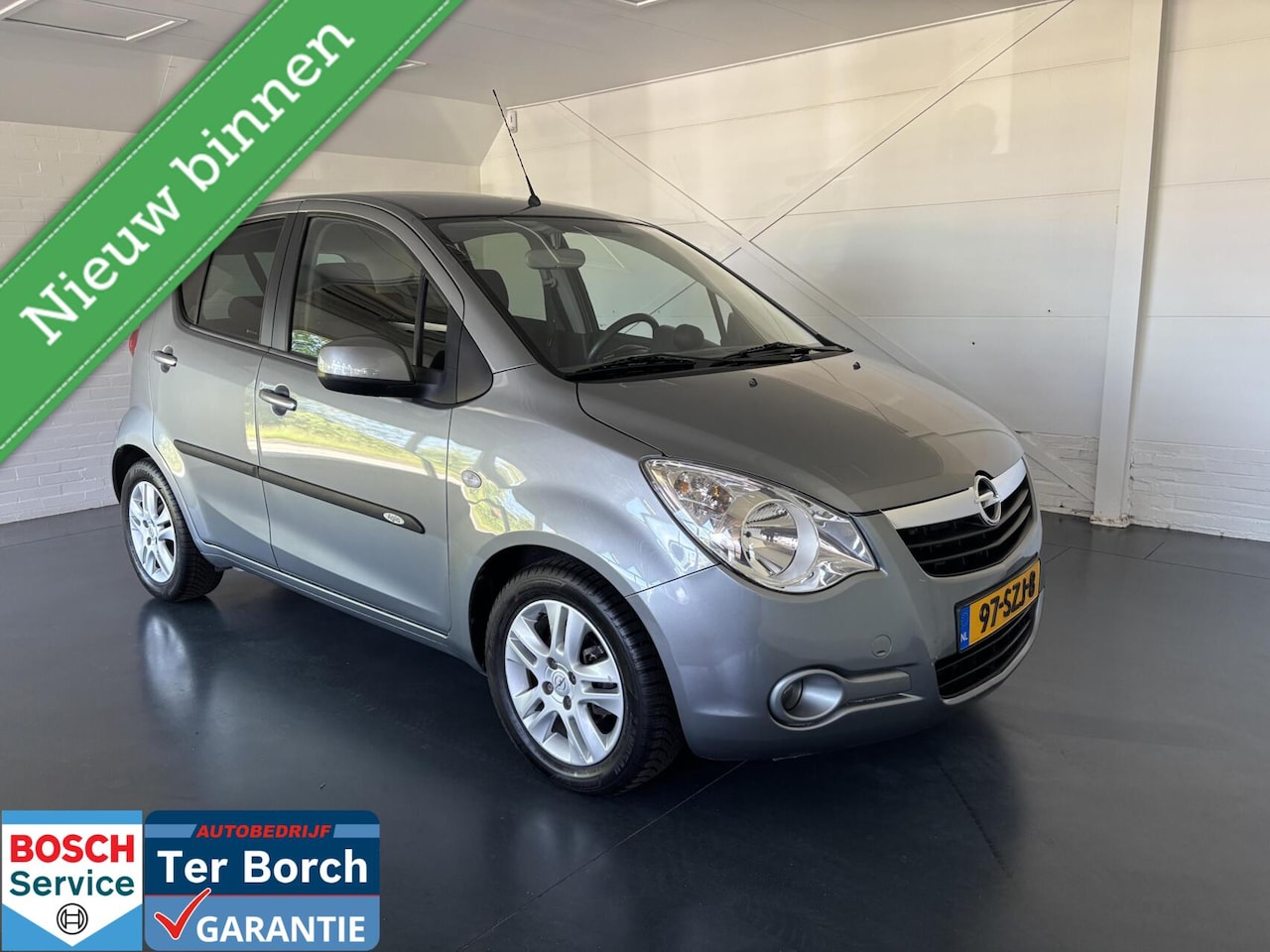 Opel Agila - 1.2 Edition Airco Trekhaak - AutoWereld.nl