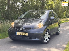 Toyota Aygo - 1.0-12V + | " 165.000 " KM + Nwe APK + Airco Nu € 1.750,