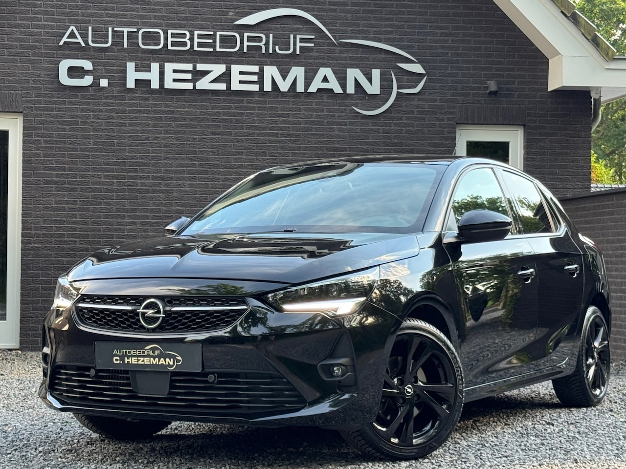 Opel Corsa - 1.2 GS Line 1E EIGENAAR DEALEROH PANORAMADAK LED BLACK ON BLACK - AutoWereld.nl