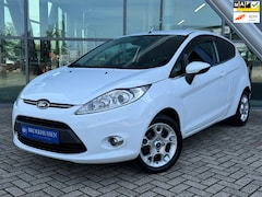 Ford Fiesta - 1.25 Titanium Cruise Control / Climate control / Parkeersensoren achter