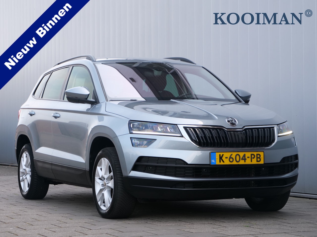 Skoda Karoq - 1.5 TSI ACT 150pk Business Edition Automaat Navigatie / LED / Trekhaak / Climate Control - AutoWereld.nl