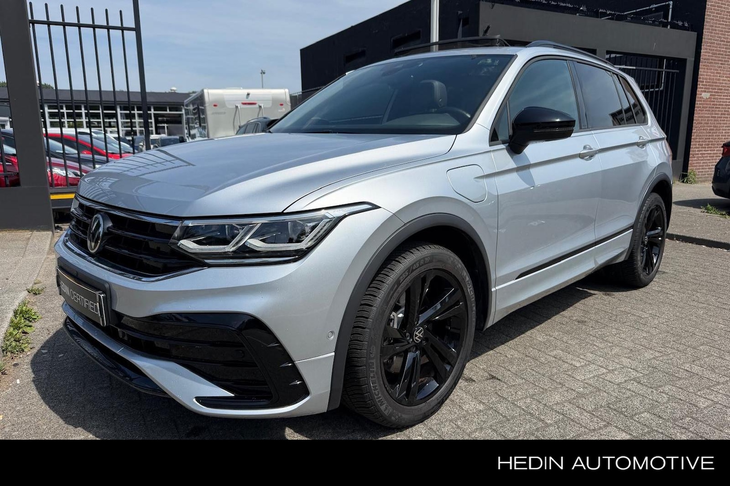 Volkswagen Tiguan - 1.4 TSI eHybrid R-Line Business+ | Panoramadak | Trekhaak wegklapbaar | Leder | Memory | - AutoWereld.nl