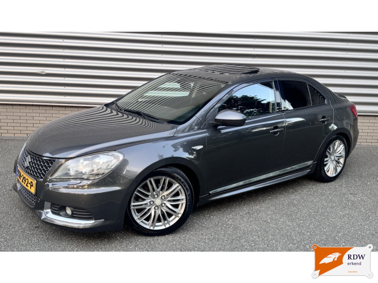 Suzuki Kizashi - 2.4 Sport 4X4 Automaat - AutoWereld.nl