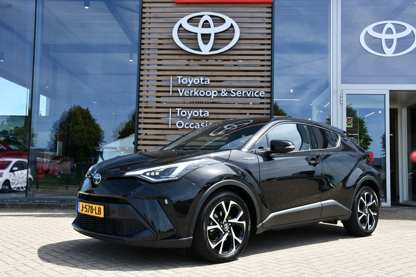 Toyota C-HR - 2.0 Hybrid First Edition Limited Automaat 184pk | Alarm klasse 1 SCM | LED-koplampen | JBL - AutoWereld.nl