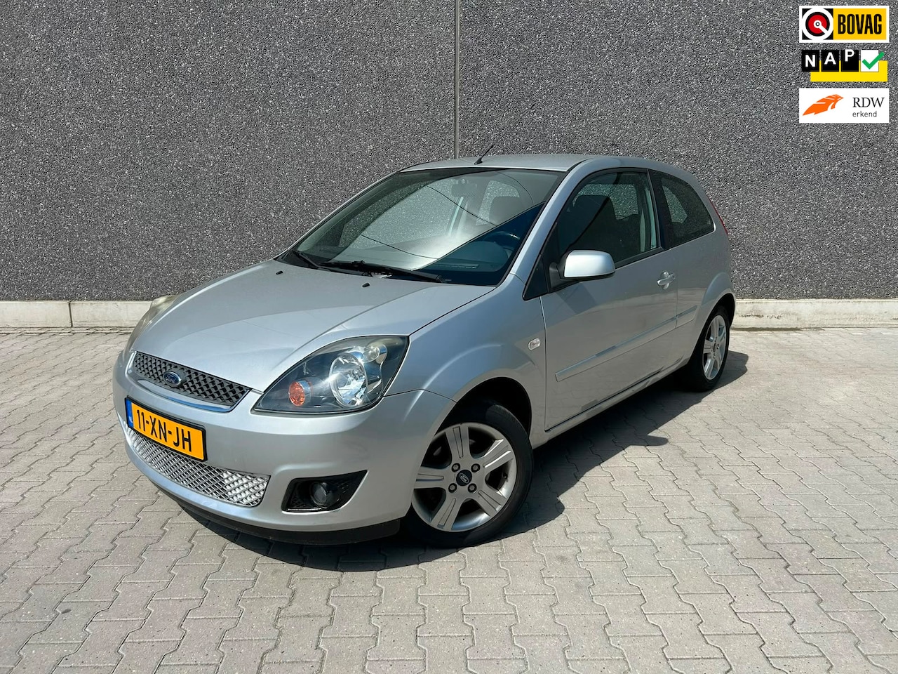 Ford Fiesta - 1.4-16V Futura | AIRCO: IJSKOUD | AUX | ELEK RAMEN + SPIEGELS | 4 NIEUWE BANDEN | AFLEVERB - AutoWereld.nl