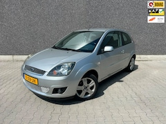 Ford Fiesta - 1.4-16V Futura | AIRCO: IJSKOUD | AUX | ELEK RAMEN + SPIEGELS | 4 NIEUWE BANDEN | AFLEVERB