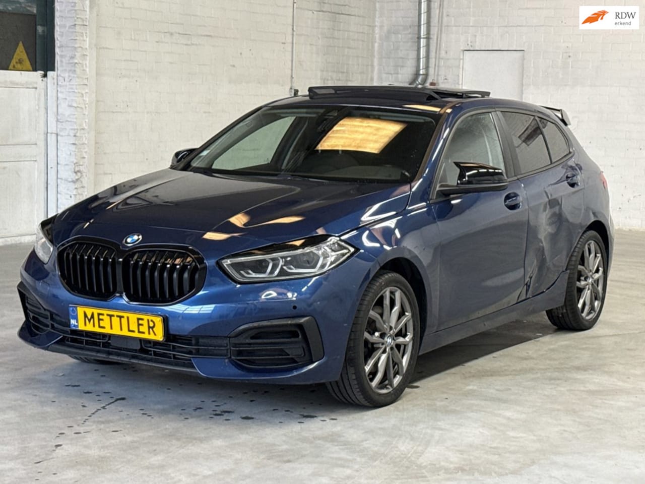 BMW 1-serie - 116d Executive Edition M | Apple carplay | Panoramadak | BMW Led |Cruise control - AutoWereld.nl